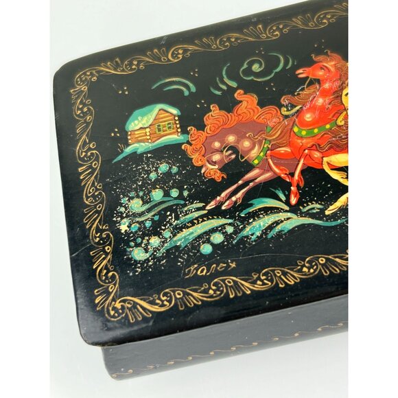 Russian Black Lacquer Hand Painted Artist Signed Trinket Box Hinged Sled Horse - Picture 5 of 16